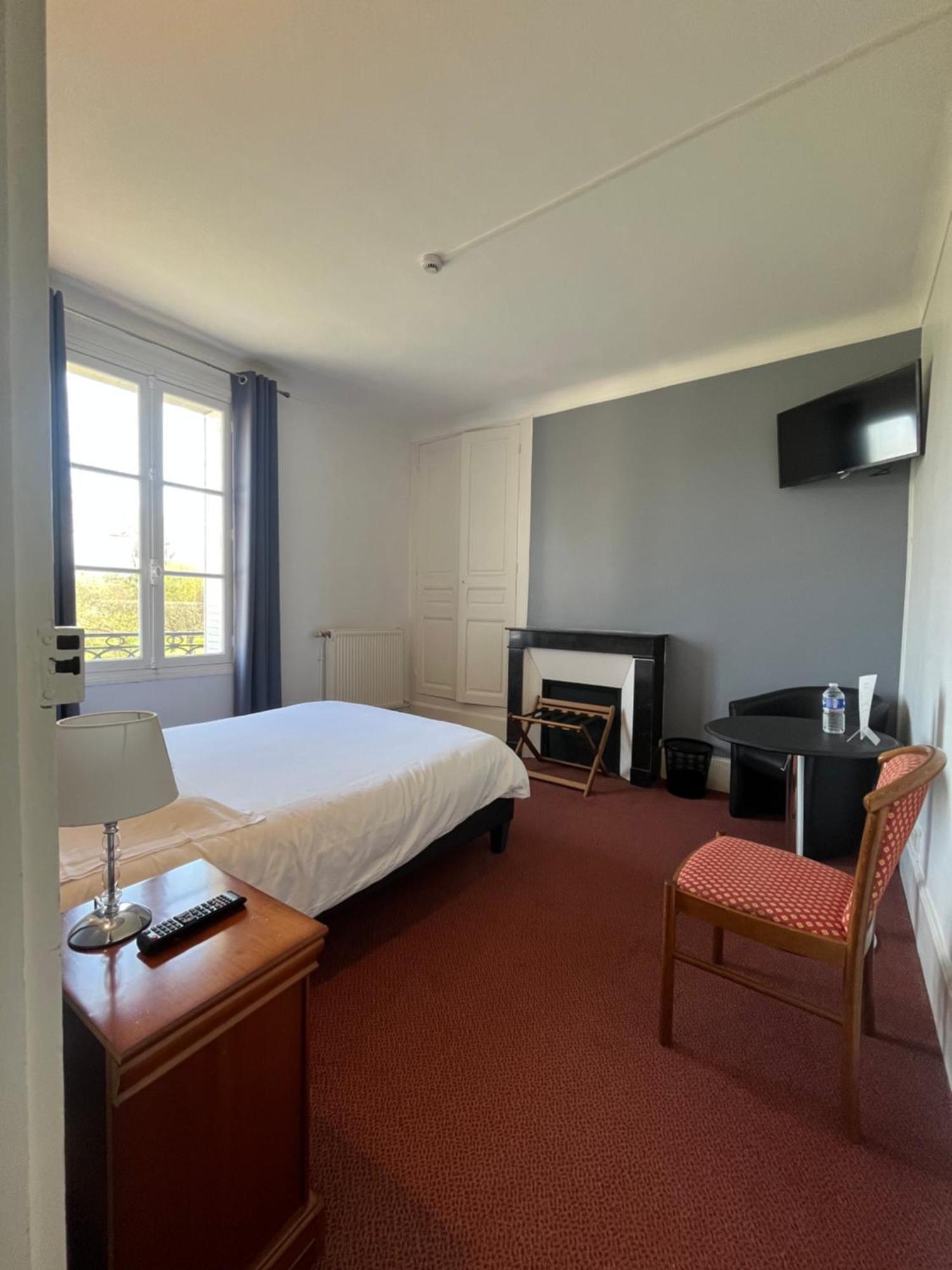 Hostellerie Le Griffon Blérancourt Екстериор снимка